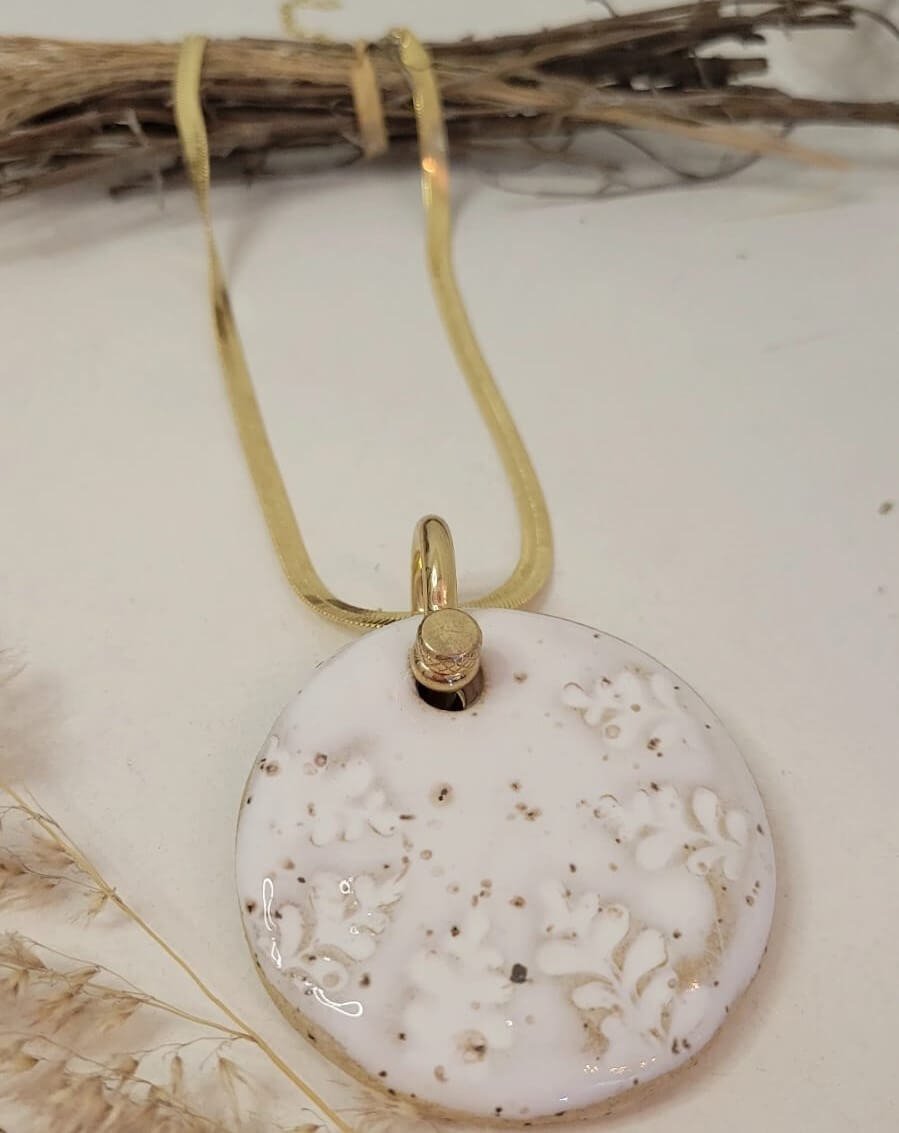 Biojoia de Cerâmica Branca