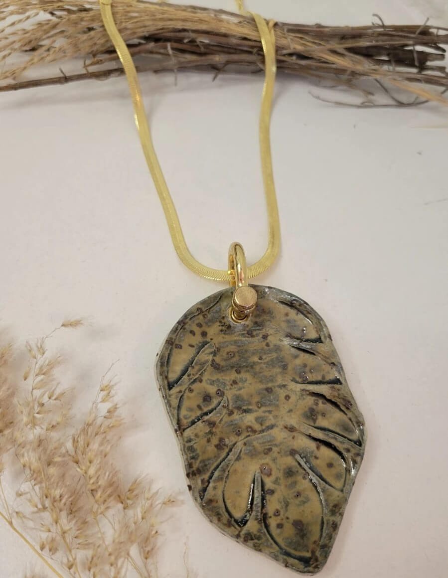 Biojoia de Cerâmica Oliva