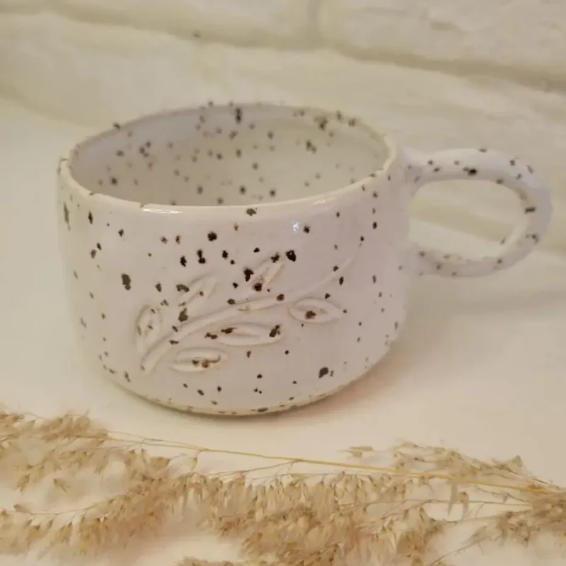 caneca folhas
